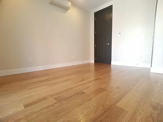 Rented by Evergreen Apartments BK | media 47