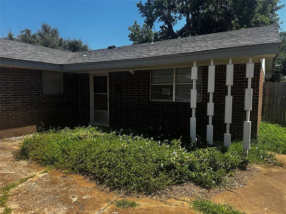 2nd image of 7904 NW 40th St
