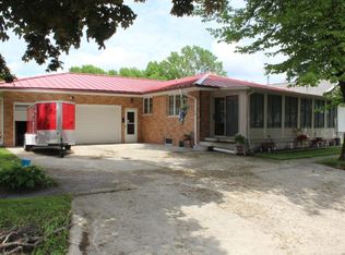 417 E Main St, Klemme, IA 50449