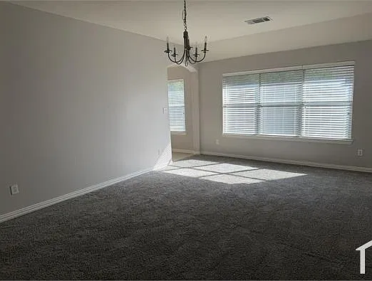 4 bed, 2168 sqft, $2,500 — Photo 4