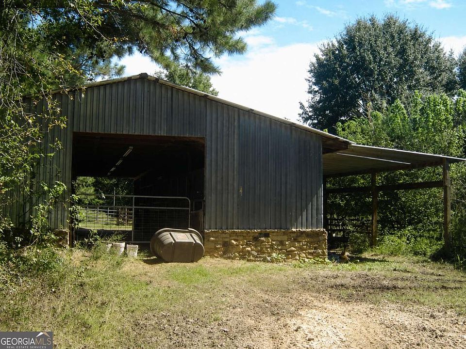 2nd image of 1400 Fieldcrest Ct