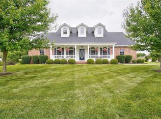 152 Oakland Dr, Troy, IL 62294
