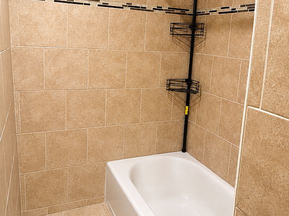 4th image of 1705 Georges Ln
