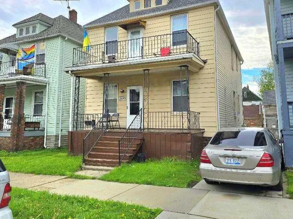 9449 McDougall St, Hamtramck, MI 48212