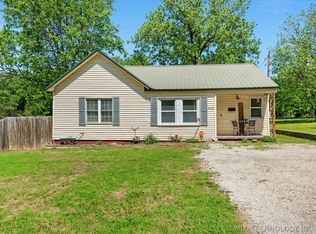 328 W Choctaw Ave, Nowata, OK 74048