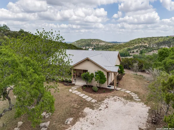 101 MOUNTAIN TOP DR, Boerne, TX 78006
