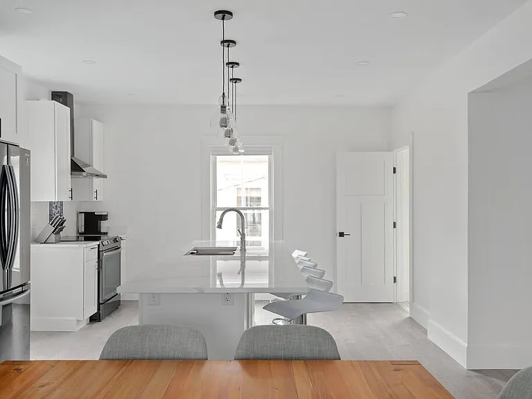 33 Pitt St #4 — Photo 22