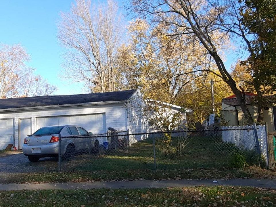 2nd image of 1040 National Dr