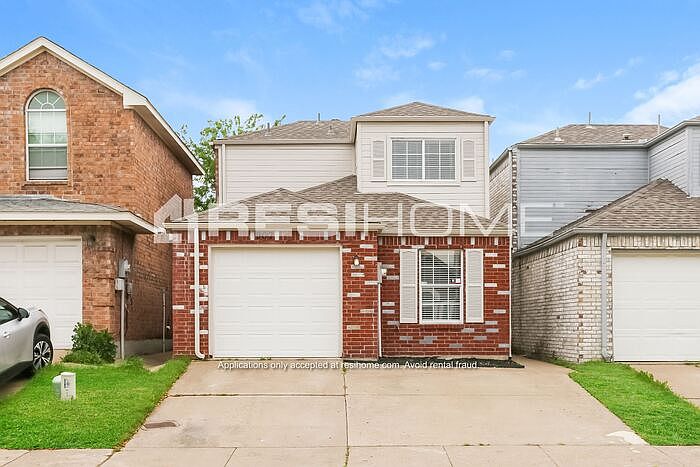 1st image of 907 Fairbanks Cir