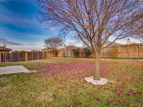 3rd image of 2609 Mariners Dr