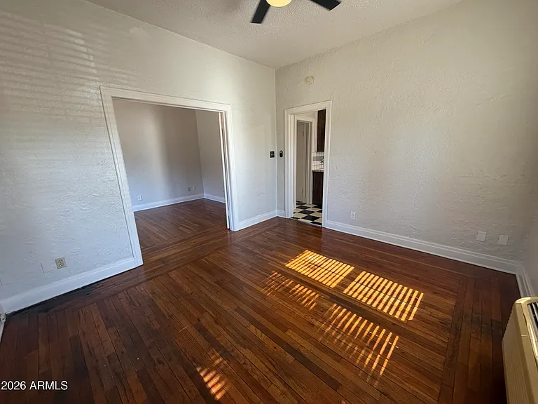 902 E Palm Ln #4 — Photo 4