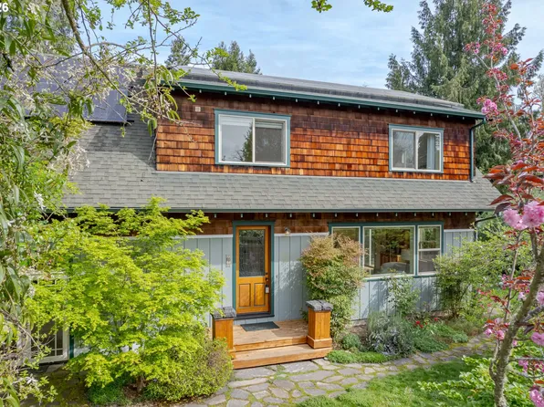 2455 Emerald Aly, Eugene, OR 97403