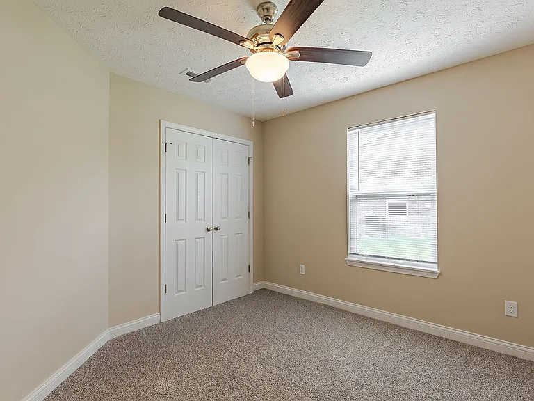 305 Breckinridge Cir — Photo 39