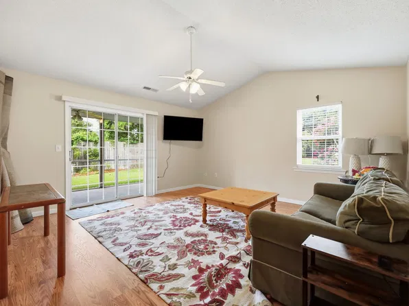 303 Barbour Rd Unit 1004, Morehead City, NC 28557