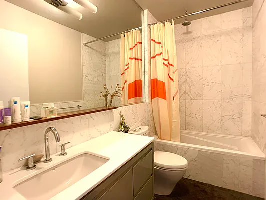 Rented by R New York | media 8