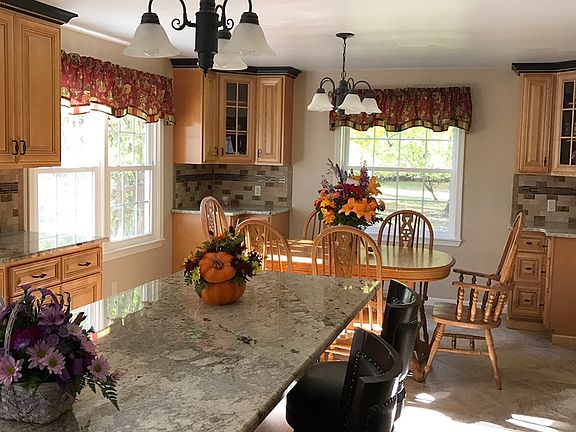 3rd image of 5284 Mayfield Ct