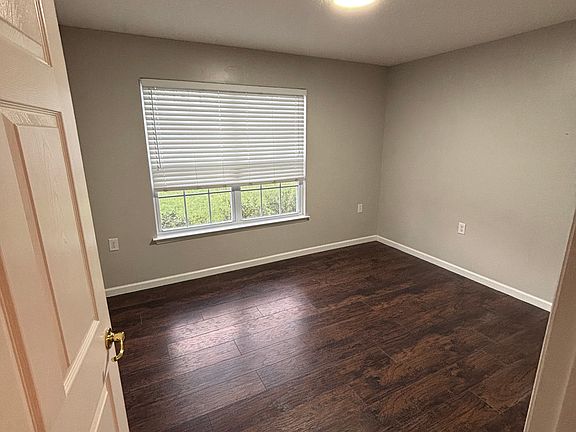 3rd image of 1017 Avery St