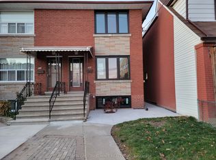 34 Ascot Ave #2, Toronto, ON M6E 1E7