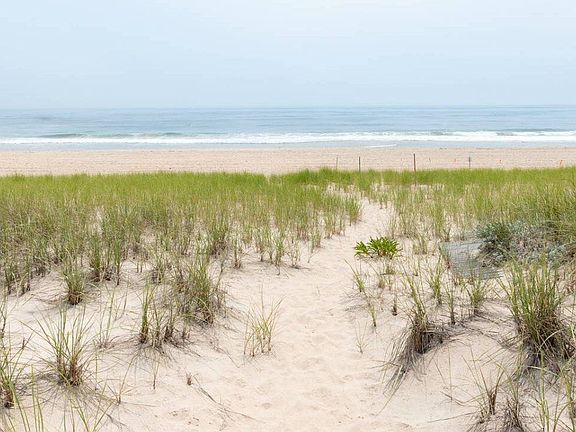 5th image of 2036 Montauk Hwy