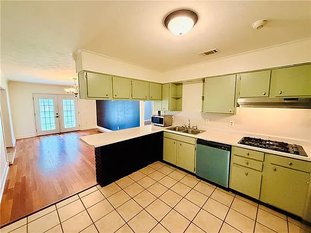 4009 Newlands St — Photo 8