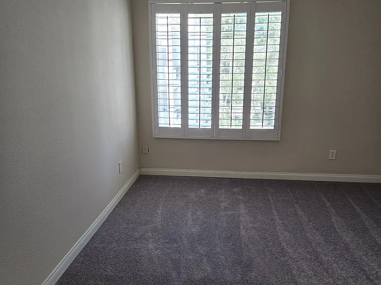 5520 Owensmouth Ave #313 — Photo 19