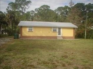 1901 Della Dr, Naples, FL 34117