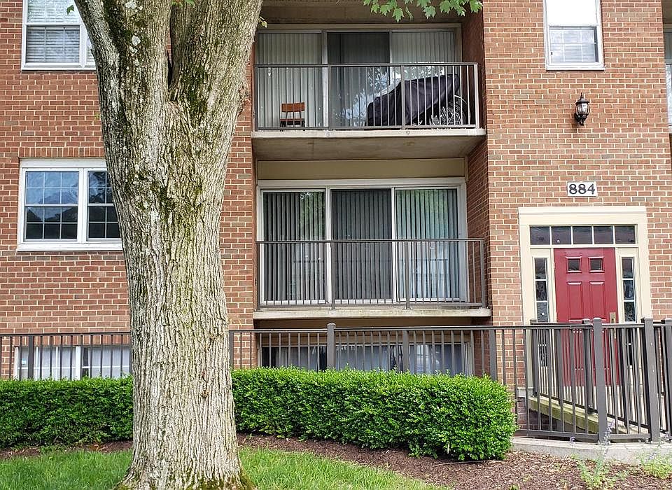 1st image of 884 College Pkwy #20