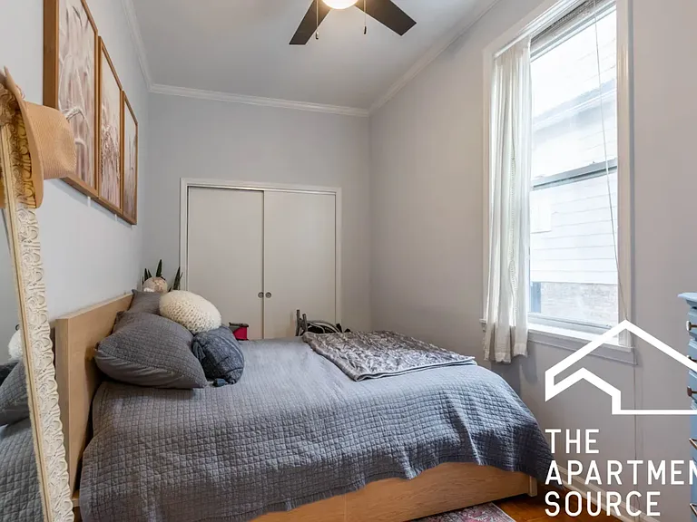 2223 W Wellington Ave #1F — Photo 7