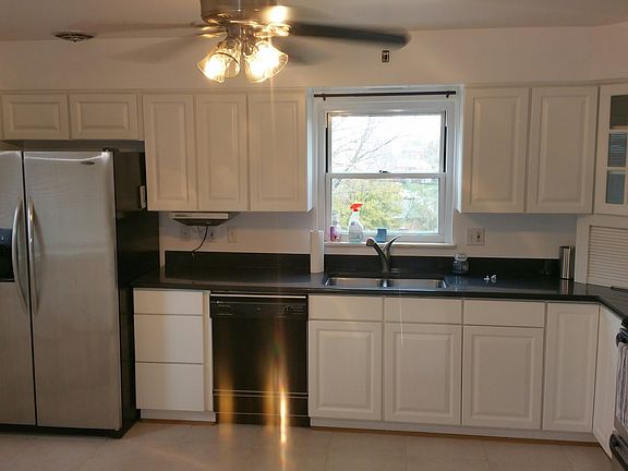 2nd image of 11 Patricia St