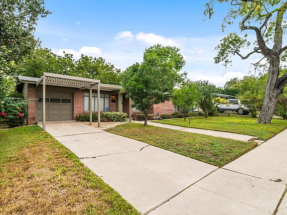 3rd image of 111 Chelsea Dr
