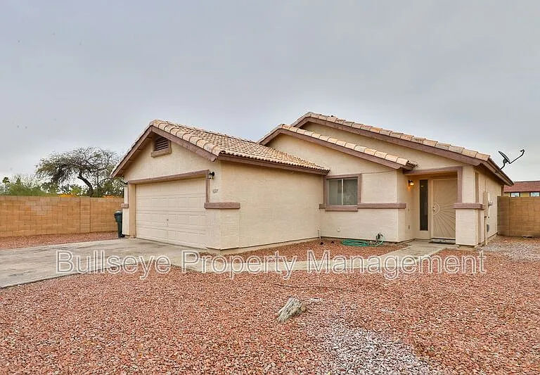 1697 N La Fresa Dr — Photo 3
