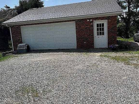 2nd image of 2479 Waverly Rd