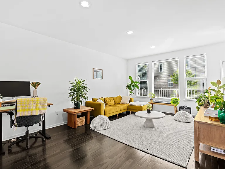 506 Midland Blvd — Photo 6
