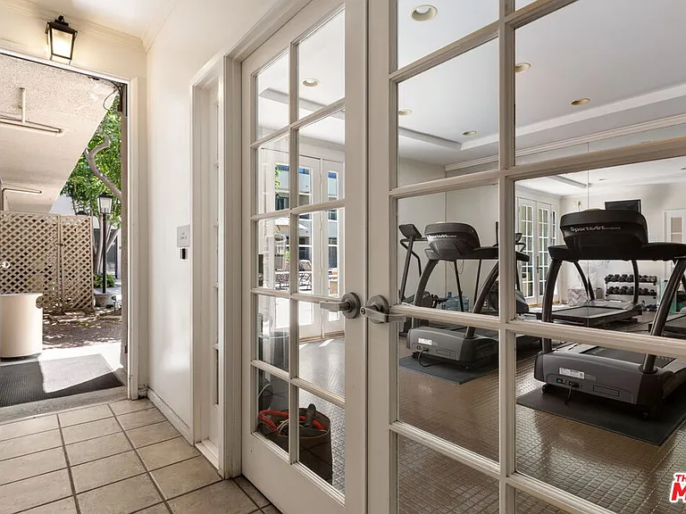 8455 Fountain Ave #301 — Photo 34