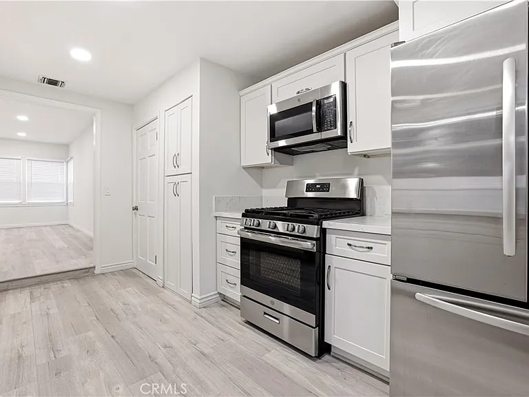 3735 5th Ave — Photo 12