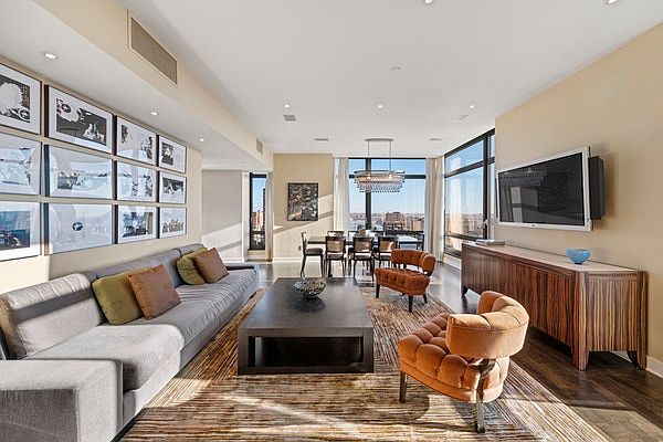 1st image of 450 E 83rd St #24