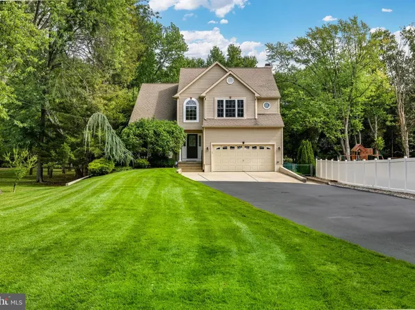 9 Orchard Ave, Blackwood, NJ 08012