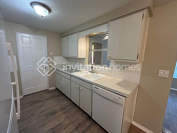 5th image of 4035 San Luis Dr