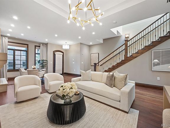 3rd image of 105 N Fillmore Street #203