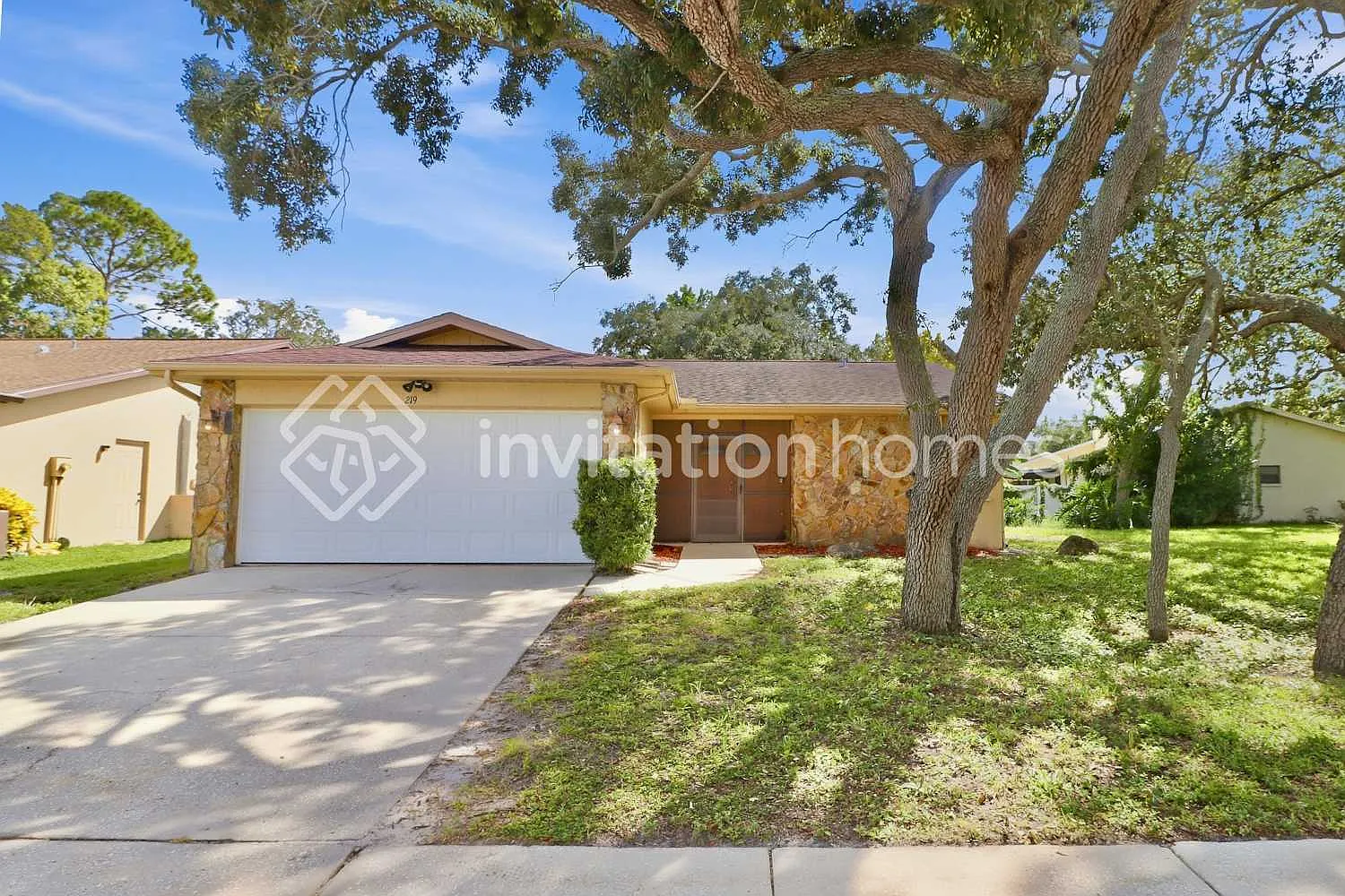 219 Whisper Lake Rd Palm Harbor, FL 34683 — Photo 1