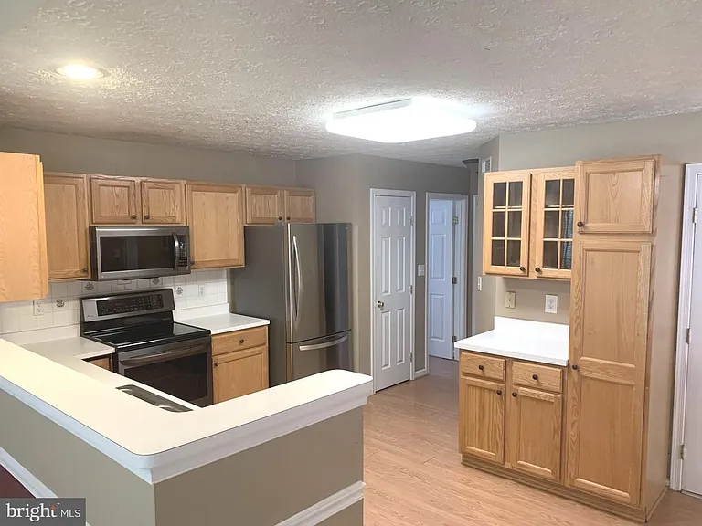 7931 Carriage Dr — Photo 14