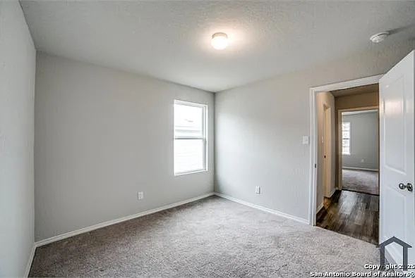 10226 Robbins Blf — Photo 14