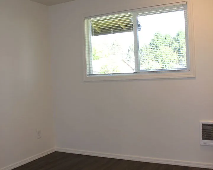 2588 NE Grant St — Photo 14
