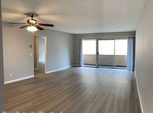 120 Albert Pl APT 5, Costa Mesa, CA 92627