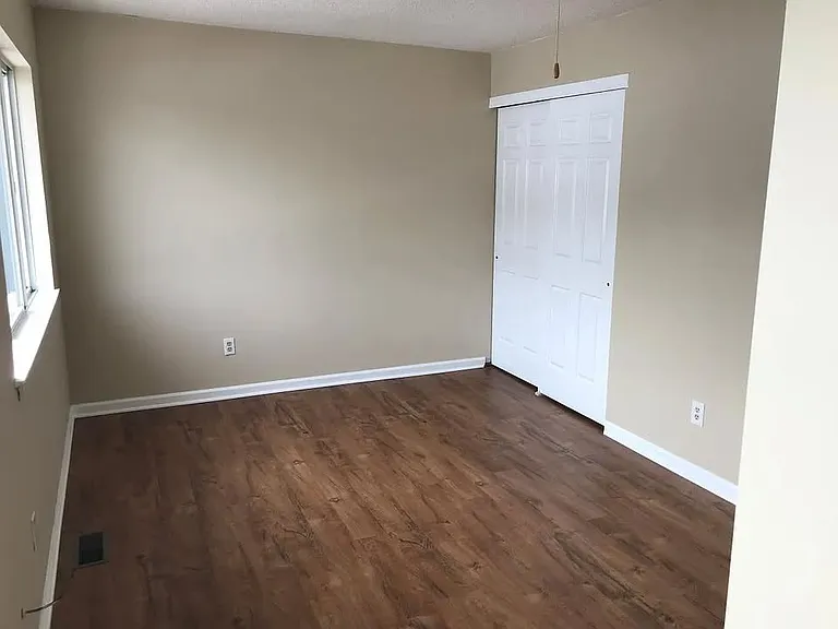 104 Cavalry Ct — Photo 5