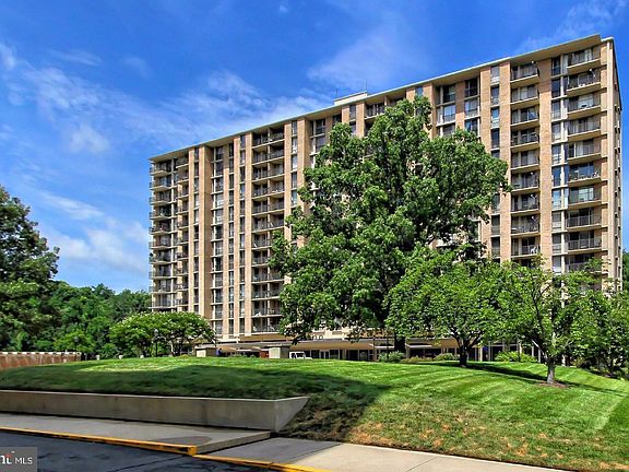 3rd image of 4600 S Four Mile Run Dr APT 629