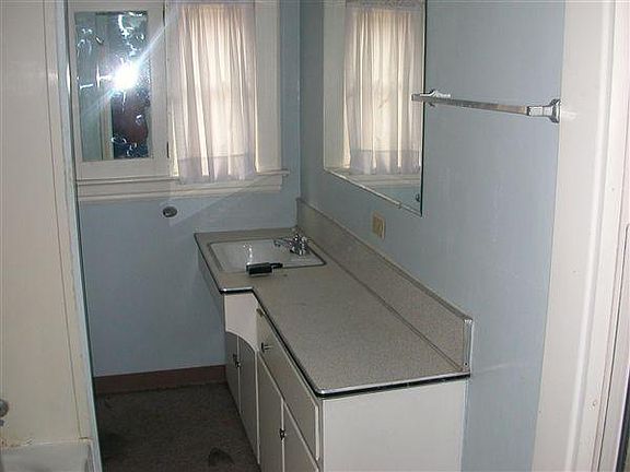 4th image of 326 Woodmere Ave SE