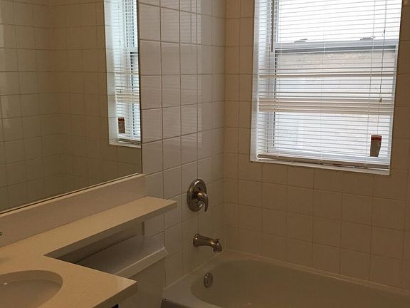 3rd image of 2520 2520 W Leland #C05