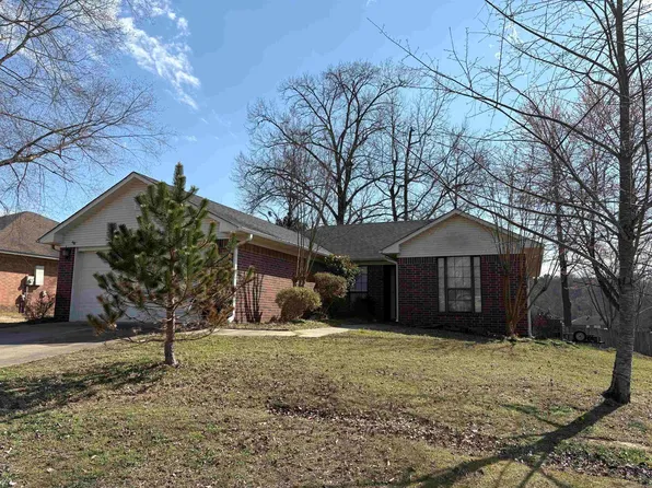 4655 Hawkins Dr, Conway, AR 72034