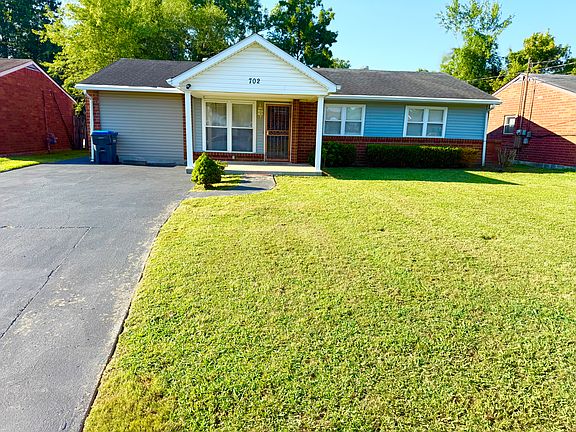 4th image of 702 Drummond Way